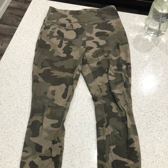 Camo Leggings - Picture 1 of 3